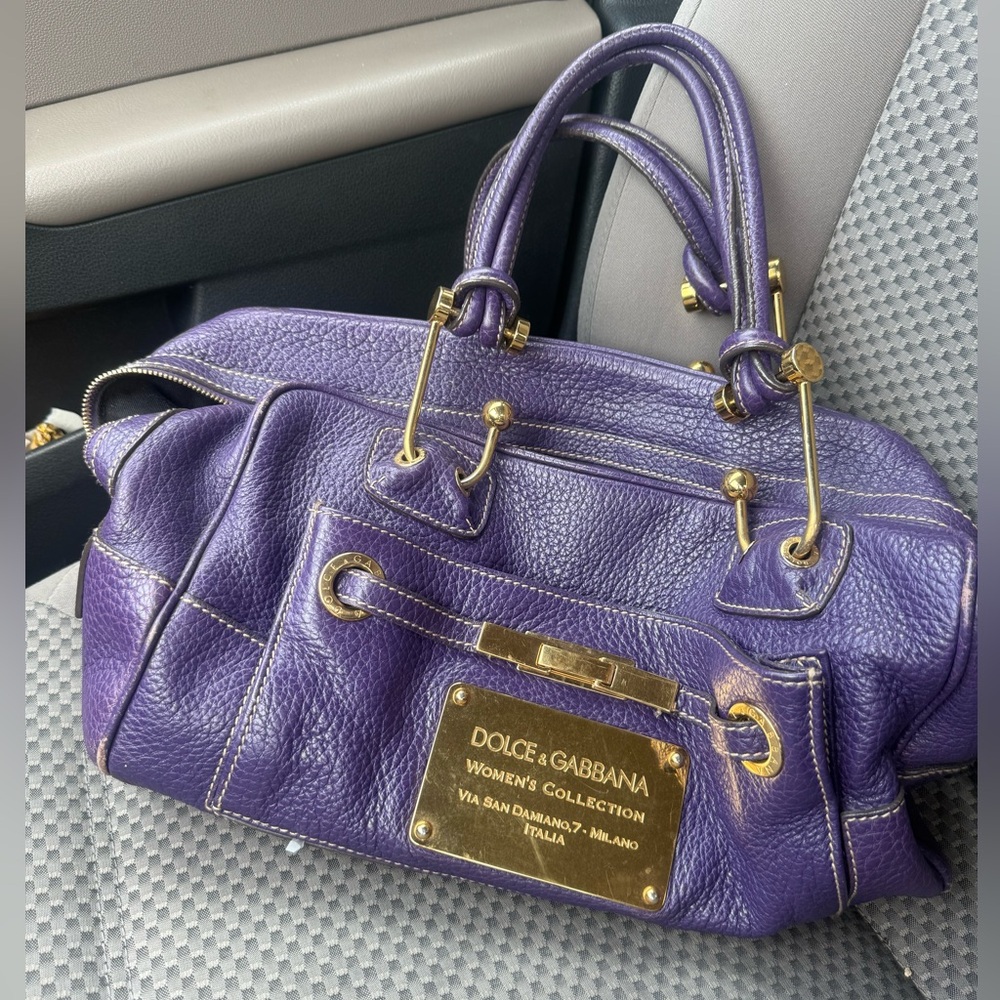 Dolce & Gabbana vintage 2000 
Violet Leather Bag with Gold Details